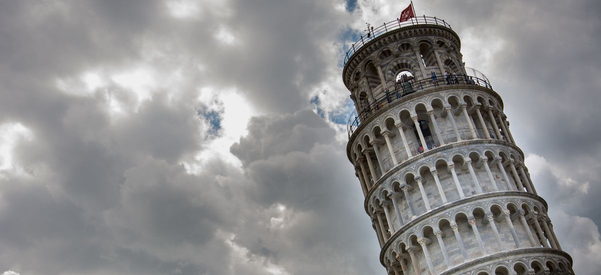 The Leaning Tower of Pisa on a cloudy day