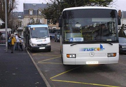 hervouet-reconduit-au-pays-des-olonnes-bus-car