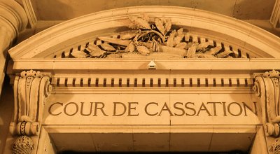 Fronton de la Cour de Cassation au Palais de Justice de Paris (F
