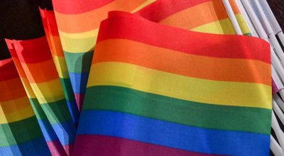 Seniors LGBT+ en Ehpad : 32 propositions pour une « révolution de l’intime »
