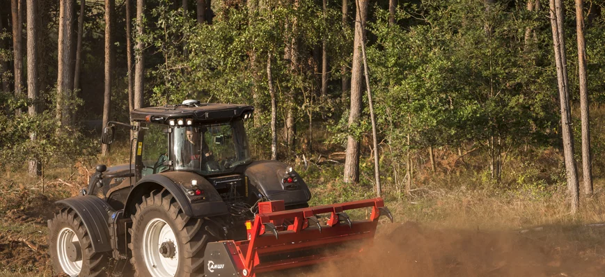 Valtra monte en puissance avec le tracteur S394 éq