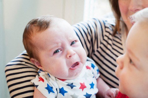 Bébé famille détresse parentale pleurs 