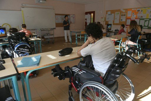 Enfant en situation de handicap à l'école