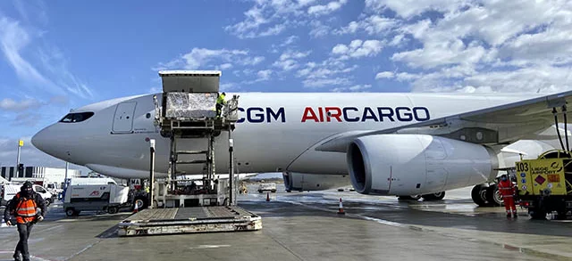 CMA CGM commande deux Boeing 777 cargo