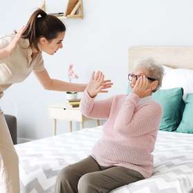 Personnes âgées ou handicapées : une « hausse persistante » des alertes pour maltraitances au 3977