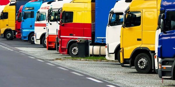 Carga/descarga y gestión de palets: dos acuerdos para el transporte por carretera español