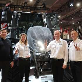 Sima : le Valtra Q305 gagne le prix Farm Machine 2023