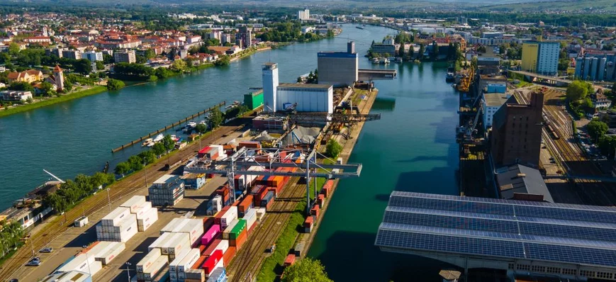 Les ports rhénans suisses en repli au premier seme