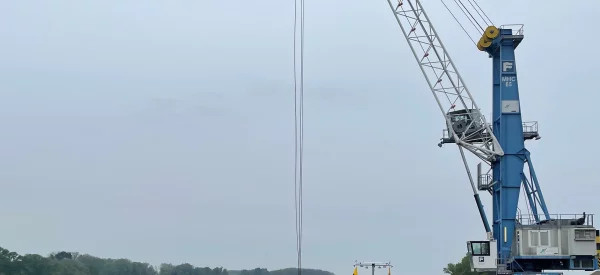 Des conteneurs fluviaux pour ElectroSteel à Arles