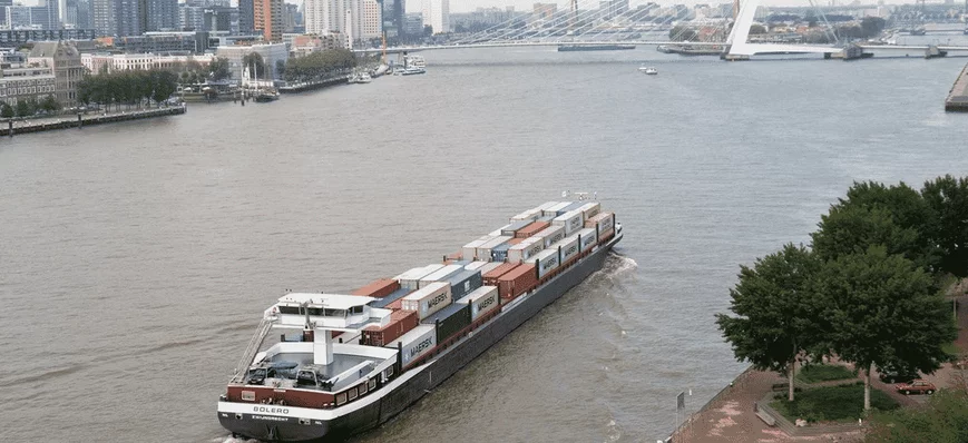 Un nouveau service de barges entre Bâle, Anvers et