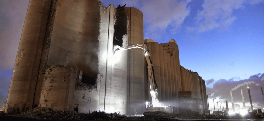 Les silos à céréales du port du Havre « grignotés 
