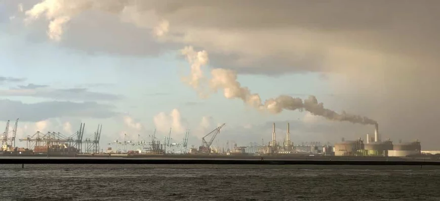 Usine d’hydrogène renouvelable en vue à Rotterdam