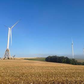 Mâts et pales d’éoliennes : nouveau marché pour le bois