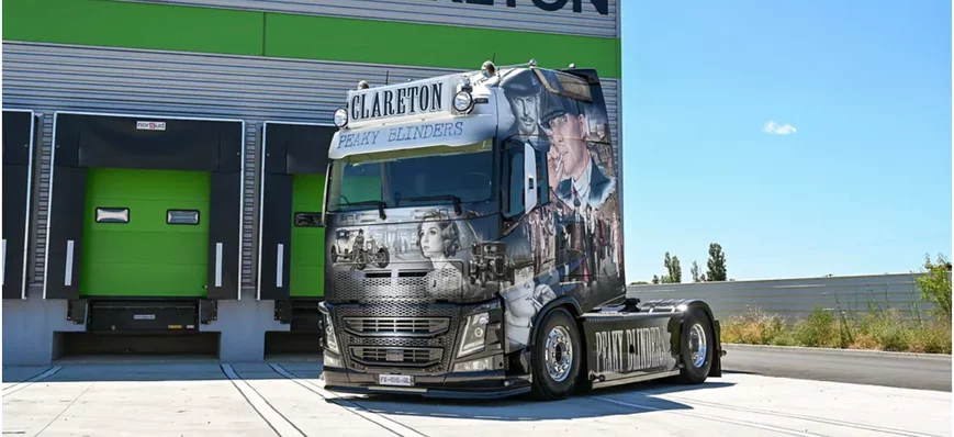 Le Volvo FH XXL Peaky Blinders des Transports Clar