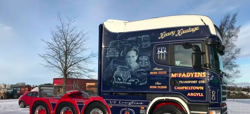 Camion décoré : un Scania Longline pour une saga é