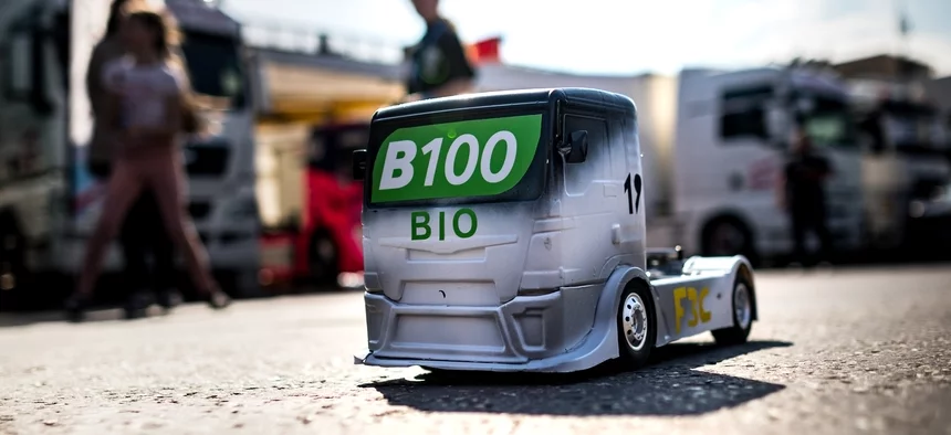Rectification, le biocarburant B100 reste éligible