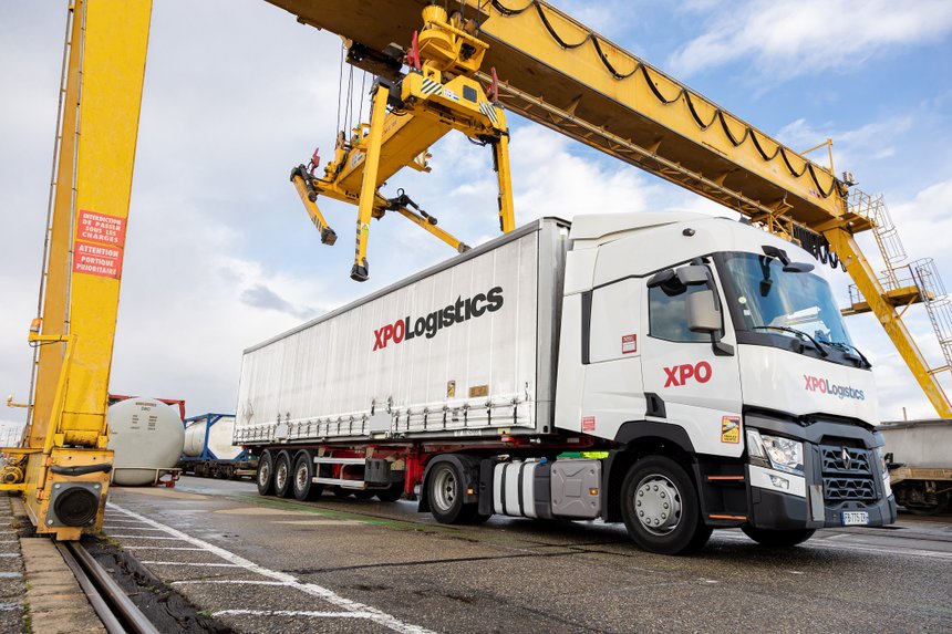 Opérationnel depuis septembre dernier, le service multimodal s’effectue entre Mions, en France, et Telford, au Royaume-Uni. © XPO Logistics