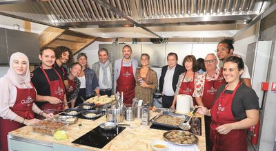 Solidarités : à Marseille, une cuisine pour celles et ceux qui n’en ont pas