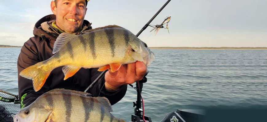 La pêche avec des leurres à jigger en linéaire : c