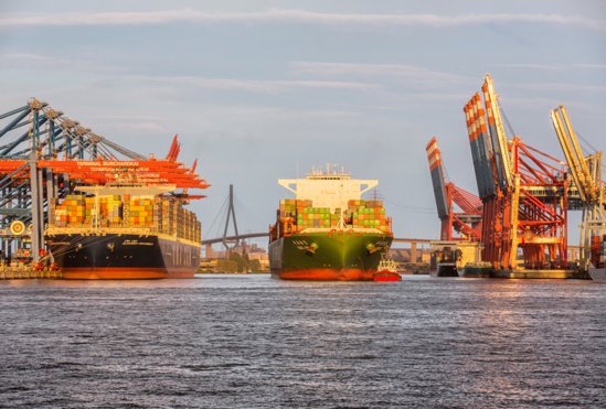 Les annonces de hausse de taux de fret par les armateurs s'apparentent-elles à des pratiques anticoncurrentielles ? © Hafen Hamburg / Peter Glaubitt