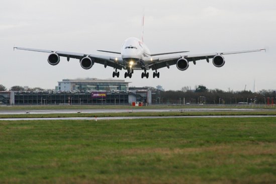 Heathrow est au prises avec Gatwick pour l'octroi d'une piste supplémentaire © Airbus