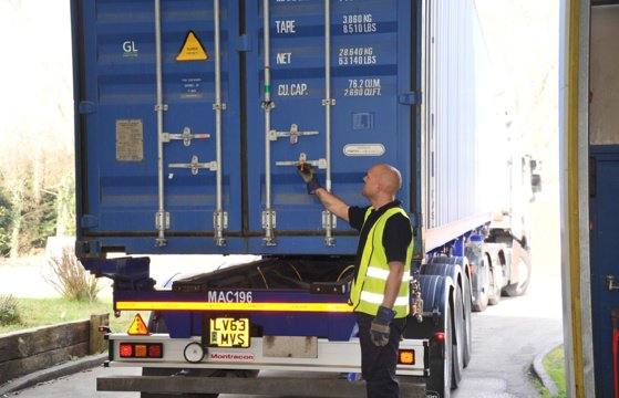 Le CFA repose sur des accords dans le transport de marchandises, de voyageurs, le déménagement et le convoyage de fonds © Renault Trucks