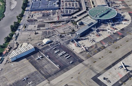 Le terrain qui doit accueillir l'extension du Terminal 2 sous la forme d'une jetée donnant accès à 6 postes avions © Aéroport Nice-Côte d’Azur