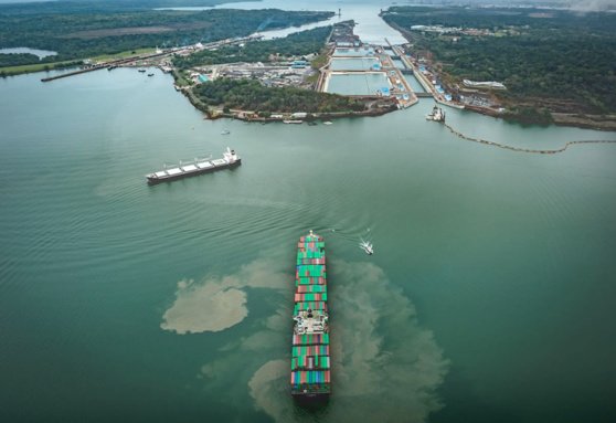 Le très gros lifting de 2016 a déjà fait bondir la taille des navires empruntant le canal de Panama © ACP