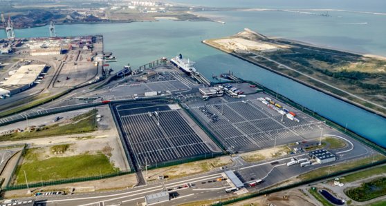 Terminal transmanche du port de Dunkerque équipé de son nouveau parking sécurisé © GPMD