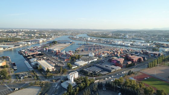 Le port de Lyon a été mis en service en 1938 © CNR