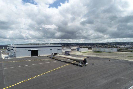 L'usine de GE à Cherbourg a commencé à fabriquer début 2019 les plus grandes pales d'éoliennes jamais construites © GE