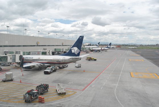 L'actuel aéroport Benito Juarez de Mexico arrive à saturation © AICM