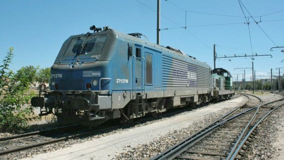 Chaque train transporte 52 conteneurs, soit l’équivalent d’une soixantaine de camions © Régiorail