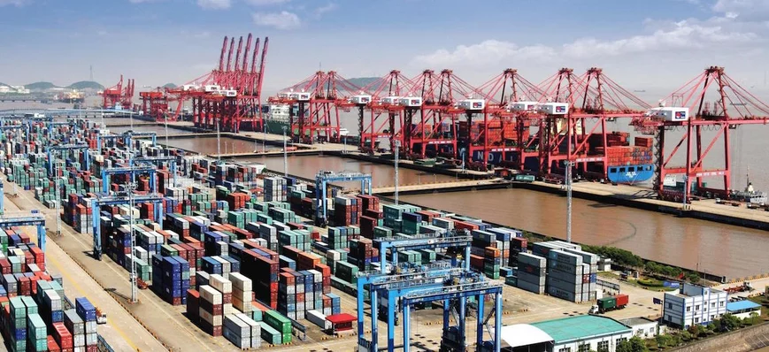 Les ports chinois ont manutentionné 220 MEVP en ne