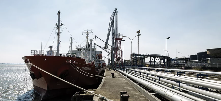 Débrayage de quatre heures dans les ports français