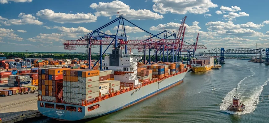 Maersk versus Global Container Terminals : Combat 