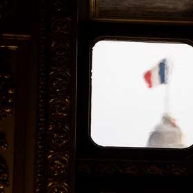 Projet de loi « immigration » : en commission, le Sénat durcit le texte