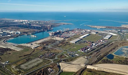 Vue aérienne du port de Dunkerque