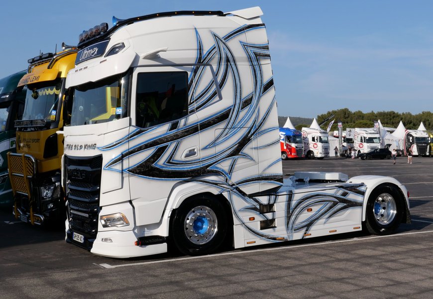 Tuning et camions décorés : quelques Renault en beauté - FranceRoutes