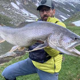 Record en France : un cristivomer géant de 101 cm pêché dans un lac de la Plagne en Savoie !