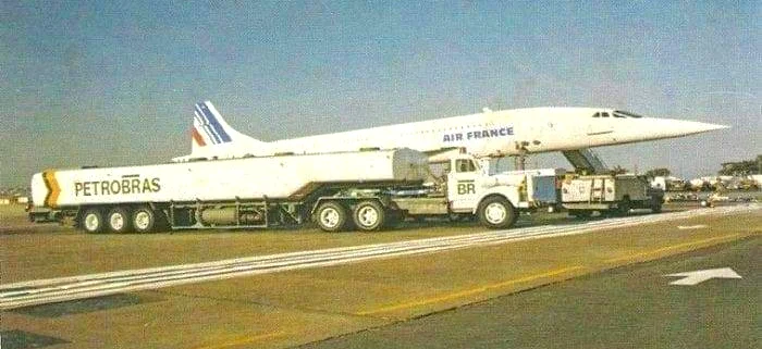 Des camions au service des avions