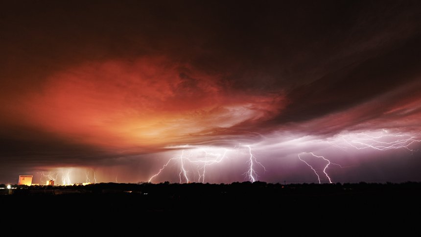 Pêcher la carpe sous l'orage