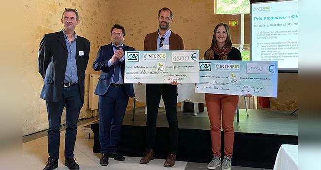 Le groupe de travail petits fruits du Civam Poitou-Charentes a gagné le coup de cœur du jury Nouvelle-Aquitaine pour les Trophées de l’Excellence bio. Photo : Civam PC