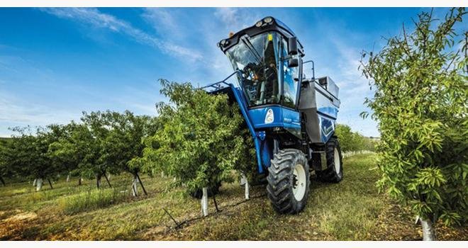 La Braud 11.90 X Multi est conçue pour la récolte haute capacité de différentes espèces, telles que les olives, amandes et autres fruits cultivés en rangs. Photo : DR