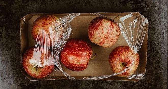 Une trentaine de fruits et légumes frais ne pourront plus être vendus dans un emballage plastique, à compter du 1er janvier 2022. Photo : stefanie / Adobe Stock