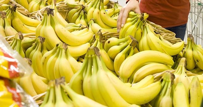 La banane a fait partie des « produits refuges » pendant cette période de crise sanitaire, selon l’AIB. Photo paul_burns/Adobe stock