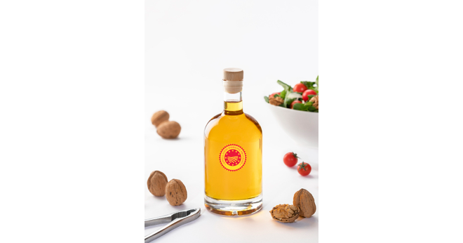 Après l’AOC en 2019, l’huile de noix du Périgord peut se prévaloir de l’appellation d’origine protégée pour le millésime 2020. Photo : DR