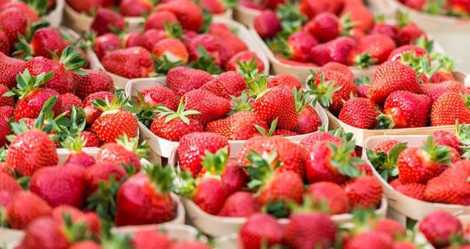 Les producteurs français multiplient les dons de fruits aux personnels soignants pour les soutenir. Photo : Pictures news/Adobe stock