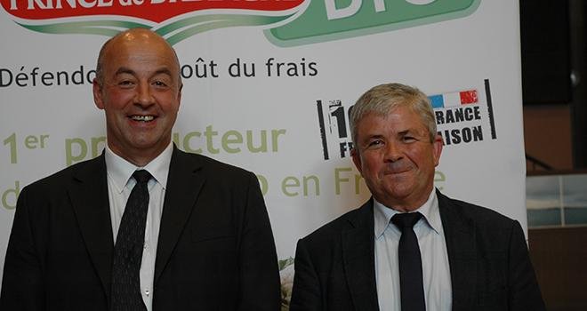 Marc Keranguéven (à gauche) succède à Joseph Rousseau à la présidence du Cerafel. Photo : D.Bodiou/Pixel mage