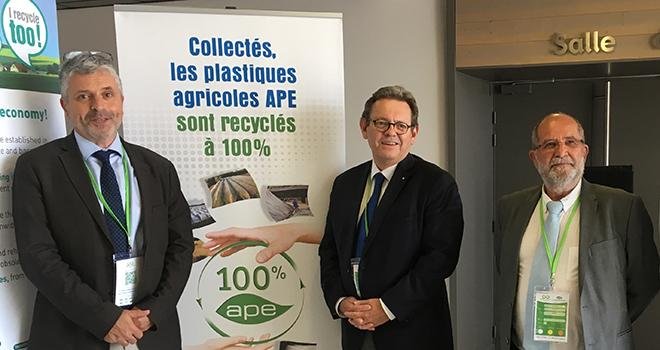 Pierre de Lépinau (Adivalor), Bernard Le Moine (CPA) et Paul Cammal (CIPA) ont annoncé ensemble la création de la filière de recyclage "gaines souples d'irrigation". Photo : B.Bosi/Pixel Image